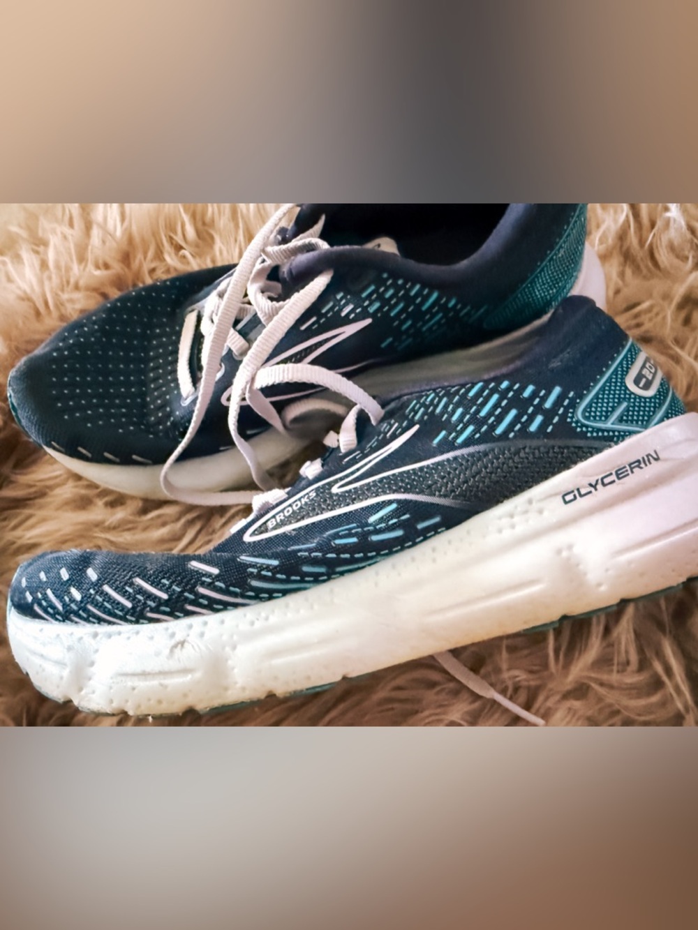 Brooks Women's Running Shoes in Teal and White